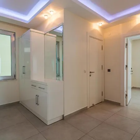Apartment Seven Stars B-1 *
