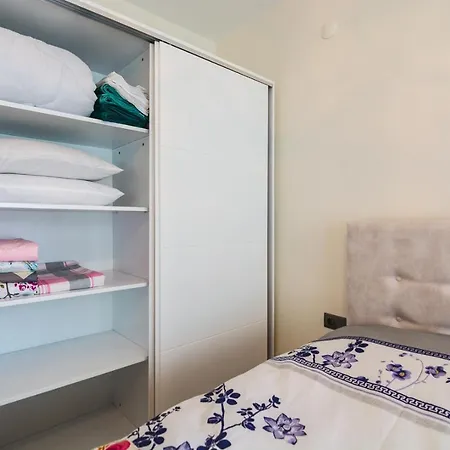 Apartment Seven Stars B-1 *